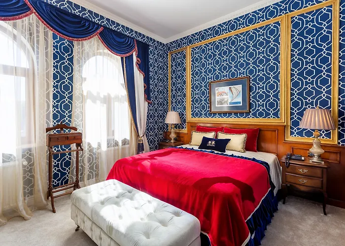 Deluxe Chic Room